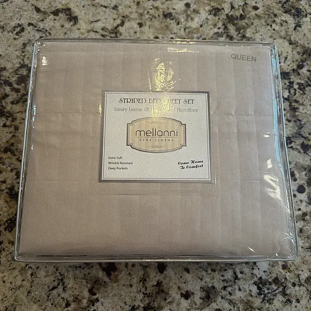Mellanni 1800 Brushed Microfiber Short Queen Bed White Sheet Set, 4 Piece New!